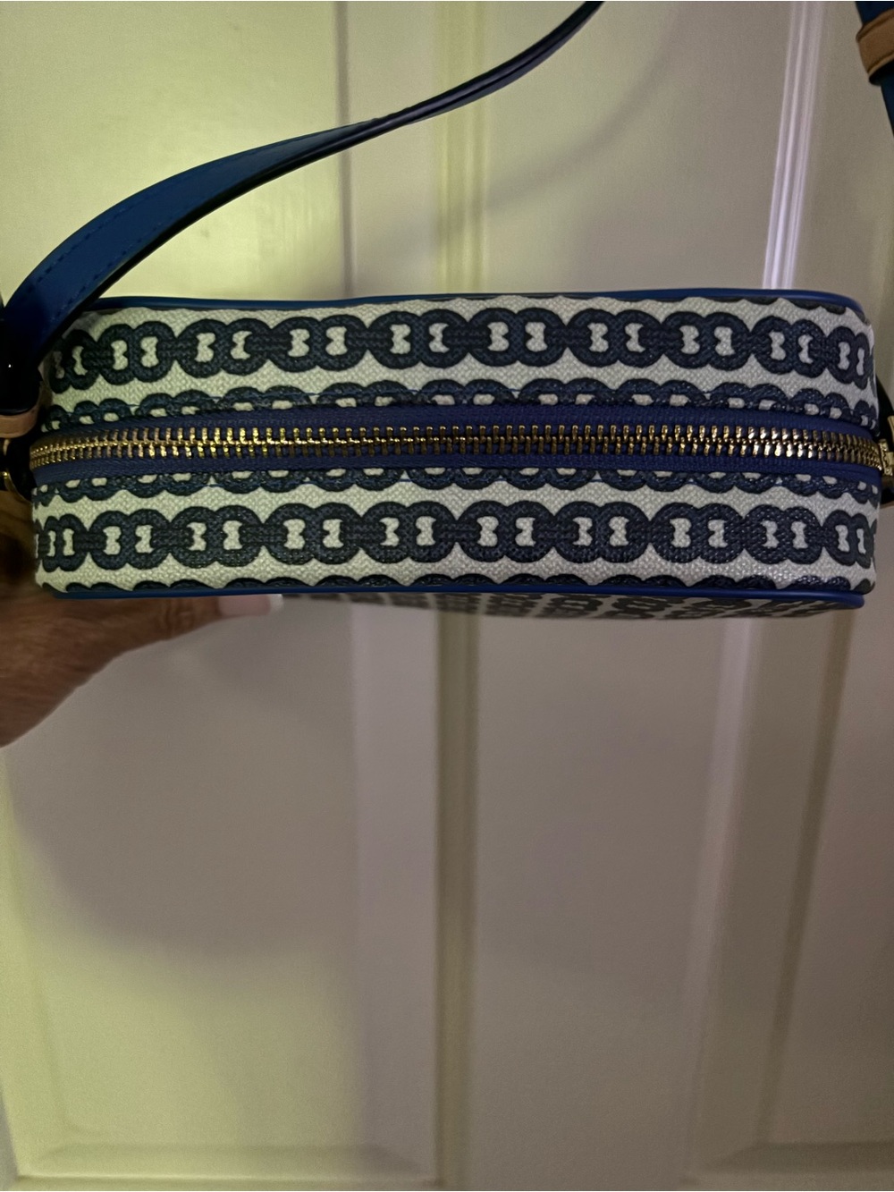 Tory Burch Gemini Link Camera Bag - Picture 8 of 10